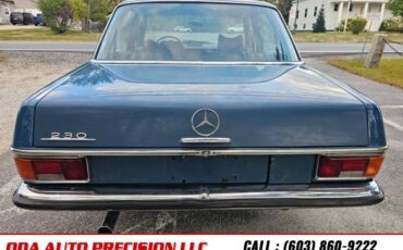 Mercedes-benz-230-class-1969-blue-6