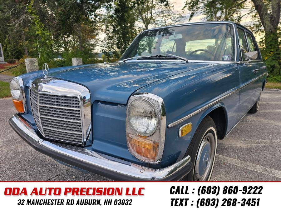 Mercedes-benz-230-class-1969-blue