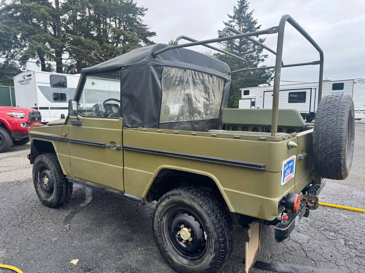Mercedes-benz-240-gd-diesel-1988-green-4