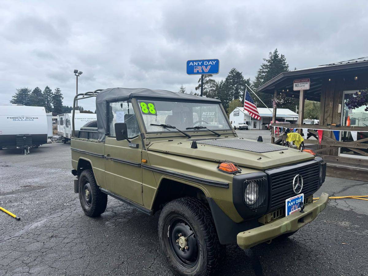Mercedes-benz-240-gd-diesel-1988-green