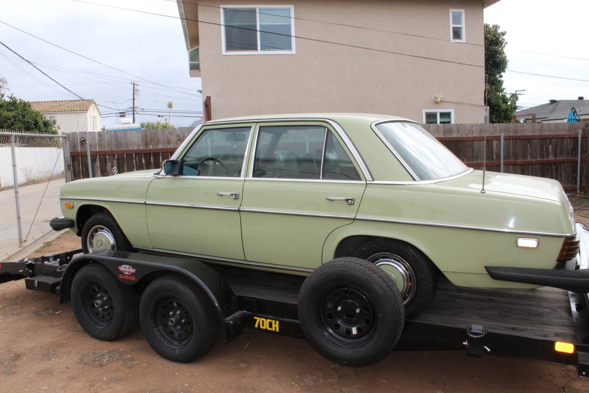 Mercedes-benz-240d-diesel-1976-1