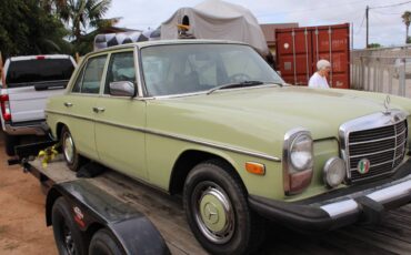 Mercedes-benz-240d-diesel-1976