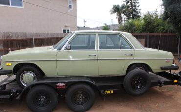 Mercedes-benz-240d-diesel-1976-8