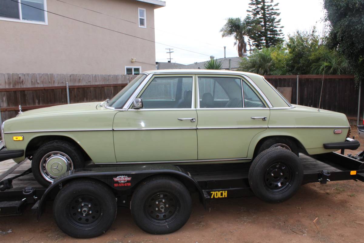 Mercedes-benz-240d-diesel-1976-8