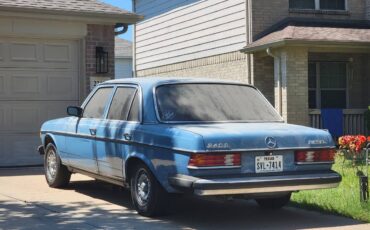 Mercedes-benz-240d-diesel-1982-blue