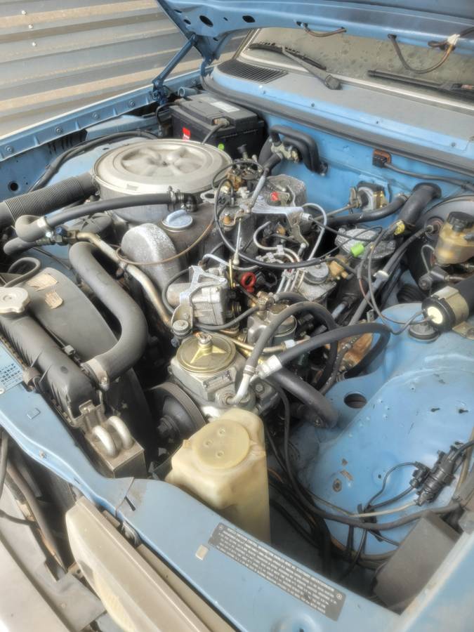 Mercedes-benz-240d-diesel-1982-blue-6