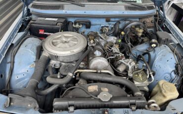 Mercedes-benz-240d-diesel-1982-blue-7