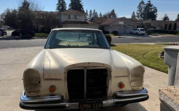 Mercedes-benz-250s-1969-white-3