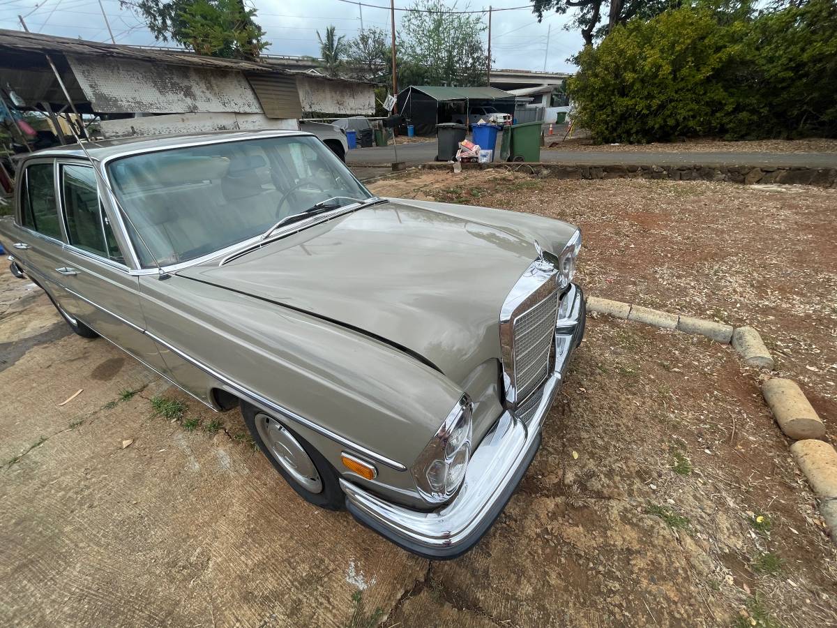 Mercedes-benz-280-1970-2