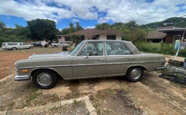 Mercedes-benz-280-1970-4