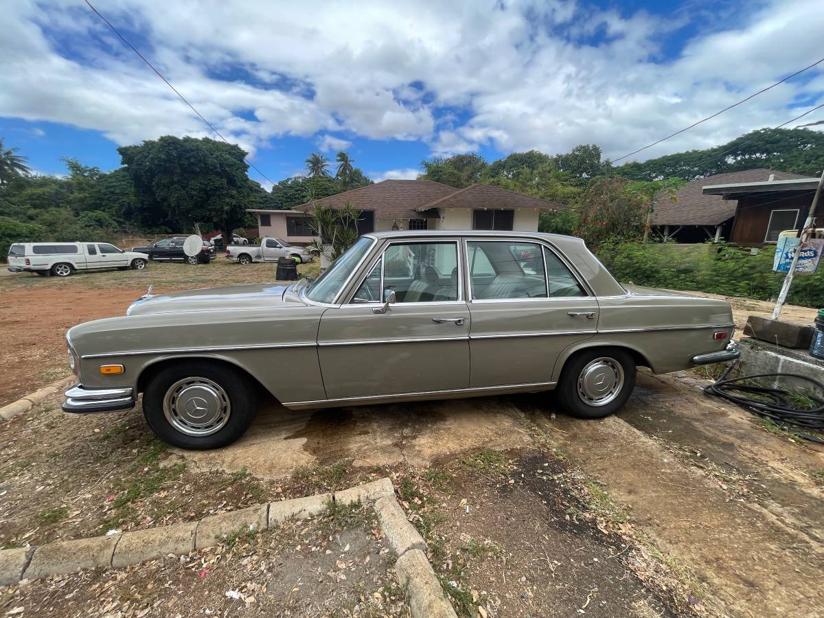 Mercedes-benz-280-1970-4