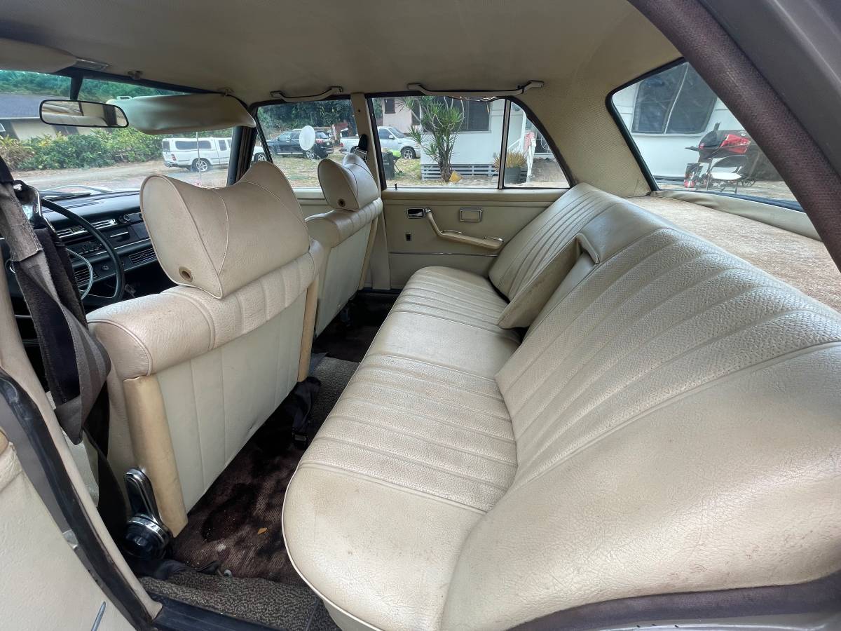 Mercedes-benz-280-1970-9