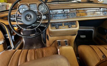 Mercedes-benz-280-1971-Tobacco-Brown-Cognac-1