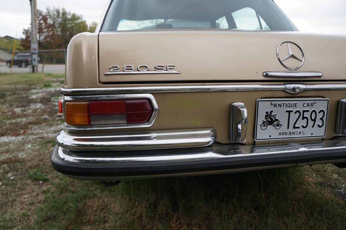 Mercedes-benz-280se-1970-brown-1