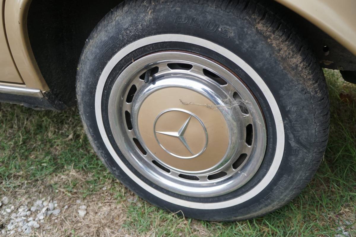 Mercedes-benz-280se-1970-brown-11