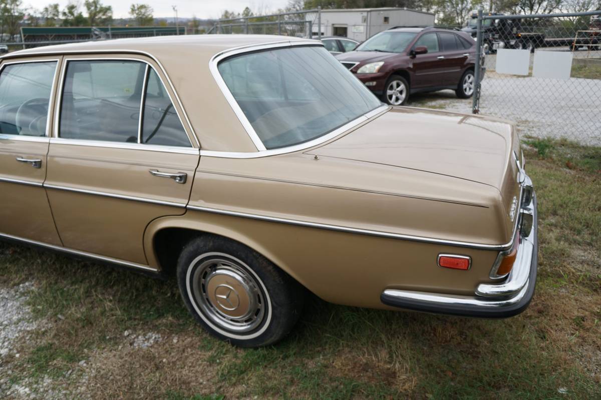 Mercedes-benz-280se-1970-brown-12