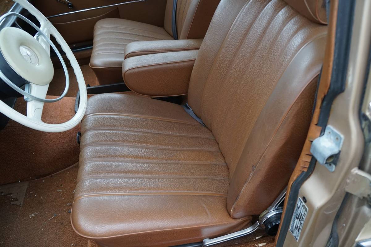 Mercedes-benz-280se-1970-brown-14