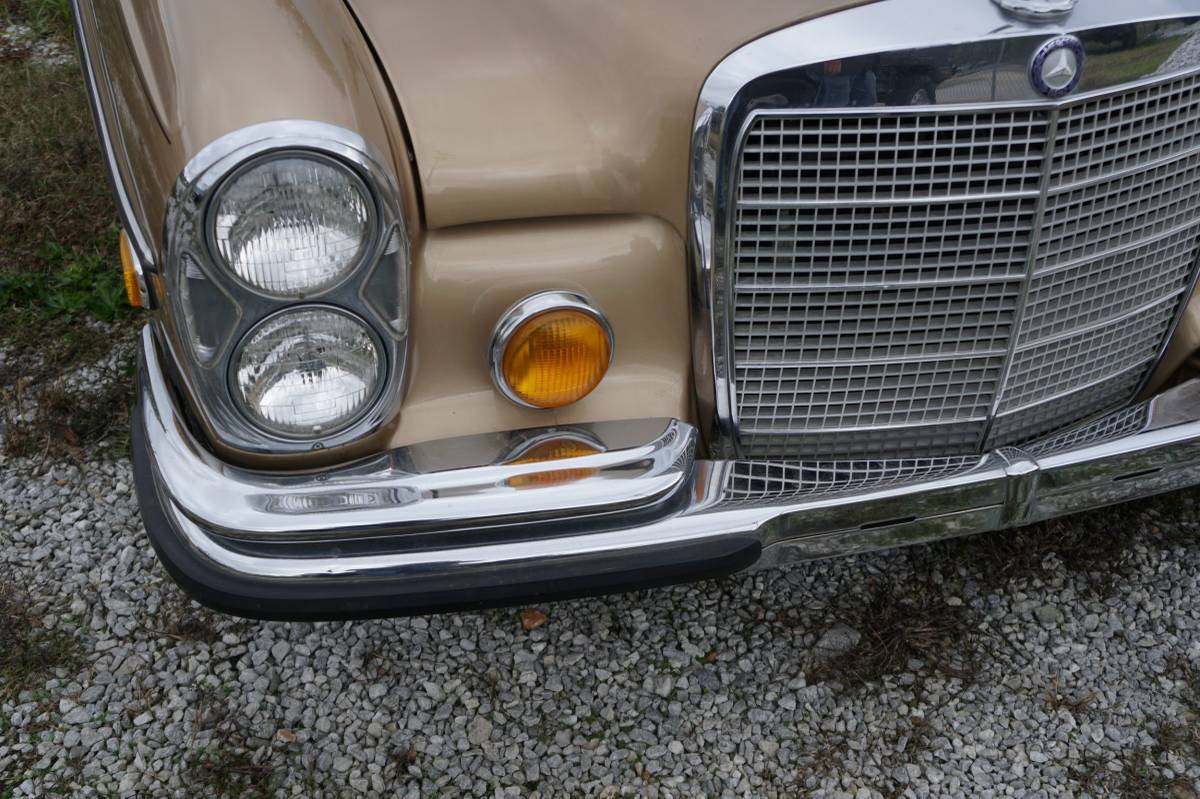 Mercedes-benz-280se-1970-brown-21