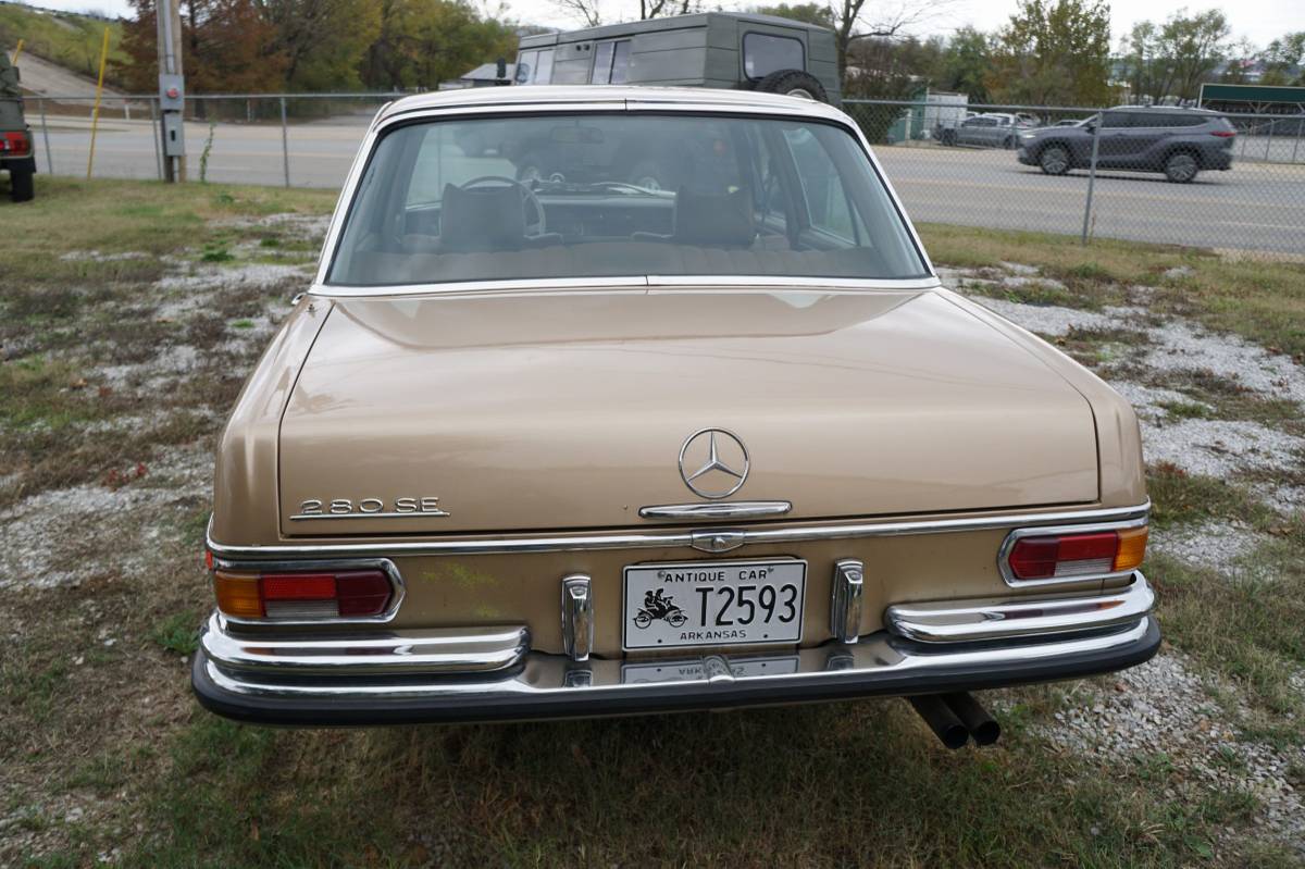 Mercedes-benz-280se-1970-brown-22