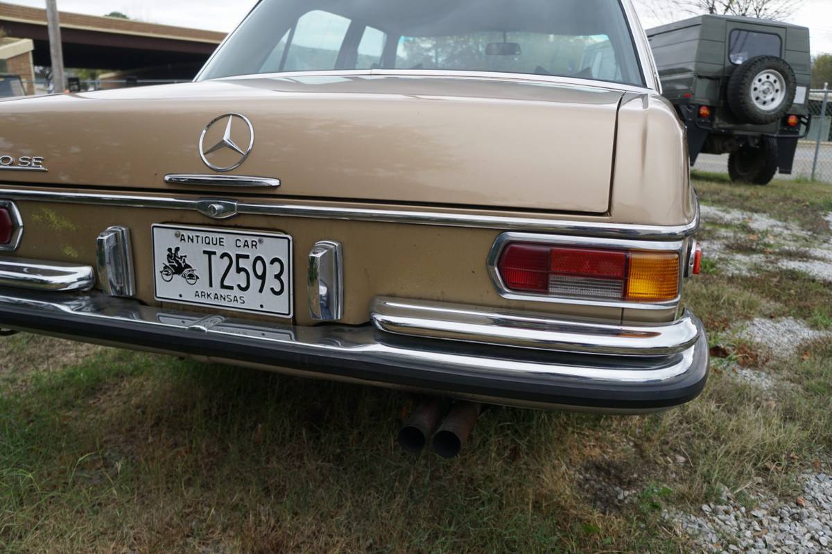 Mercedes-benz-280se-1970-brown-23