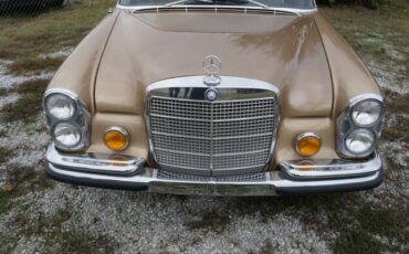 Mercedes-benz-280se-1970-brown-4