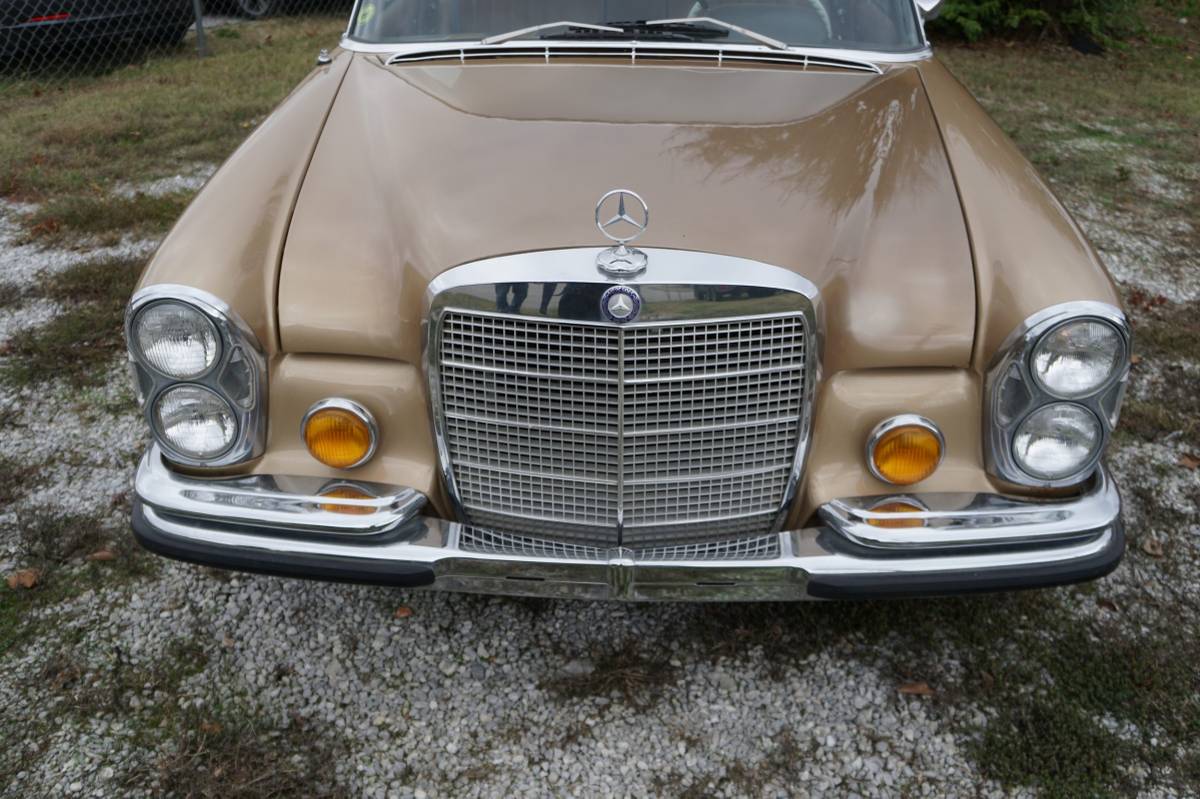 Mercedes-benz-280se-1970-brown-4