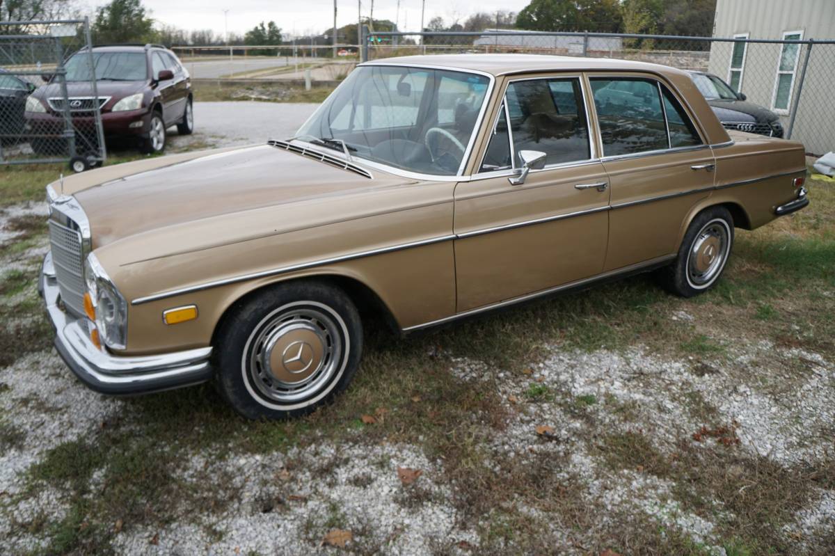 Mercedes-benz-280se-1970-brown-7