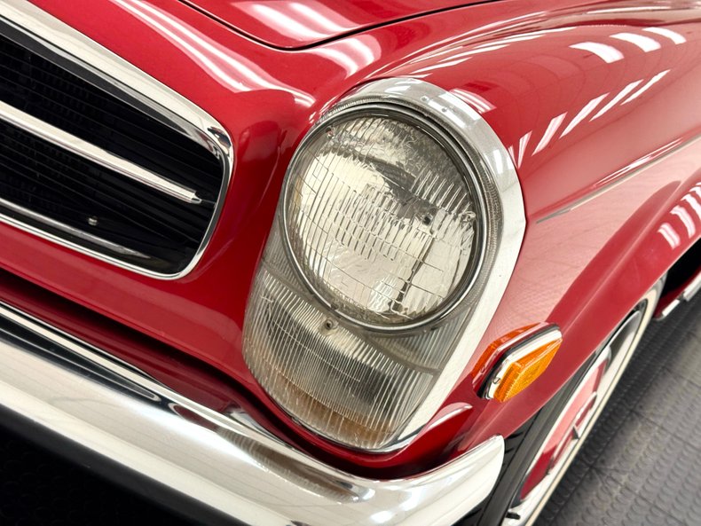 Mercedes-benz-280sl-1968-Signal-Red-Cream-19