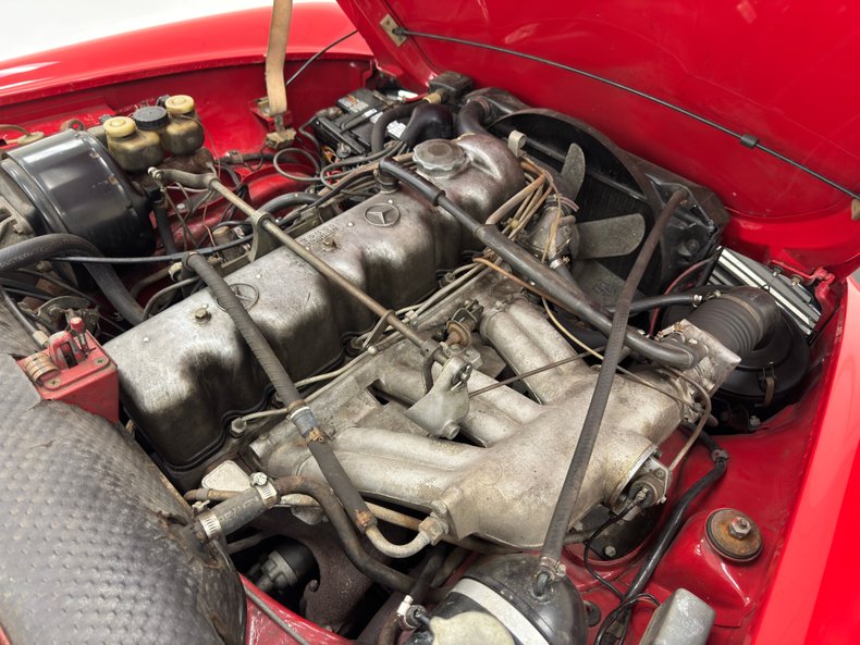 Mercedes-benz-280sl-1968-Signal-Red-Cream-28