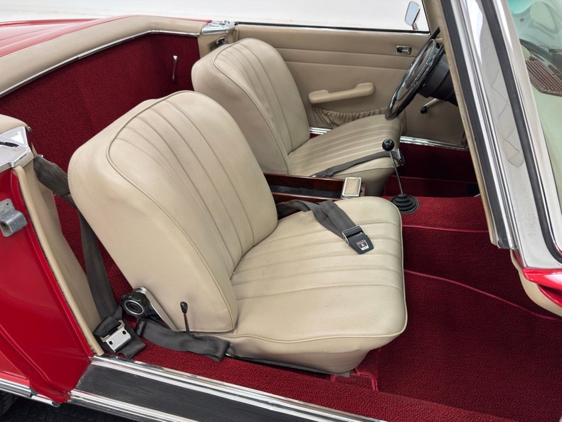 Mercedes-benz-280sl-1968-Signal-Red-Cream-36