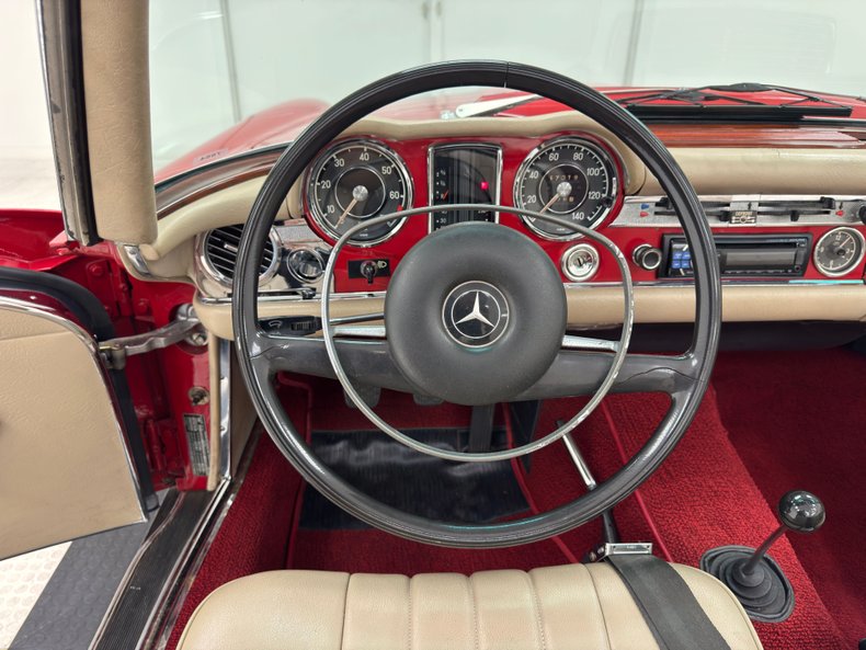 Mercedes-benz-280sl-1968-Signal-Red-Cream-39