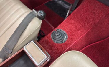 Mercedes-benz-280sl-1968-Signal-Red-Cream-45