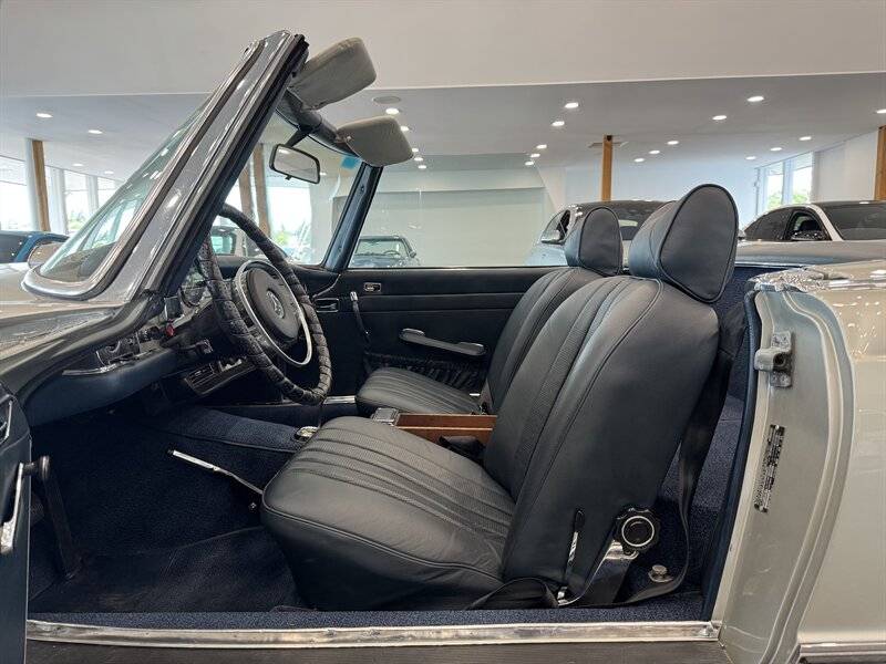 Mercedes-benz-280sl-1970-silver-12