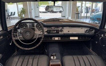 Mercedes-benz-280sl-1970-silver-13