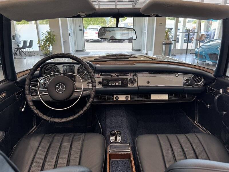 Mercedes-benz-280sl-1970-silver-13