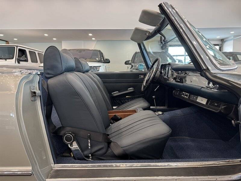 Mercedes-benz-280sl-1970-silver-14