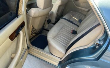 Mercedes-benz-30-sd-diesel-1983-6