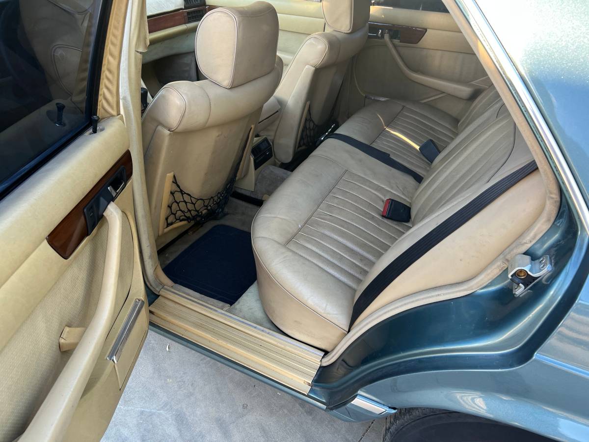 Mercedes-benz-30-sd-diesel-1983-6
