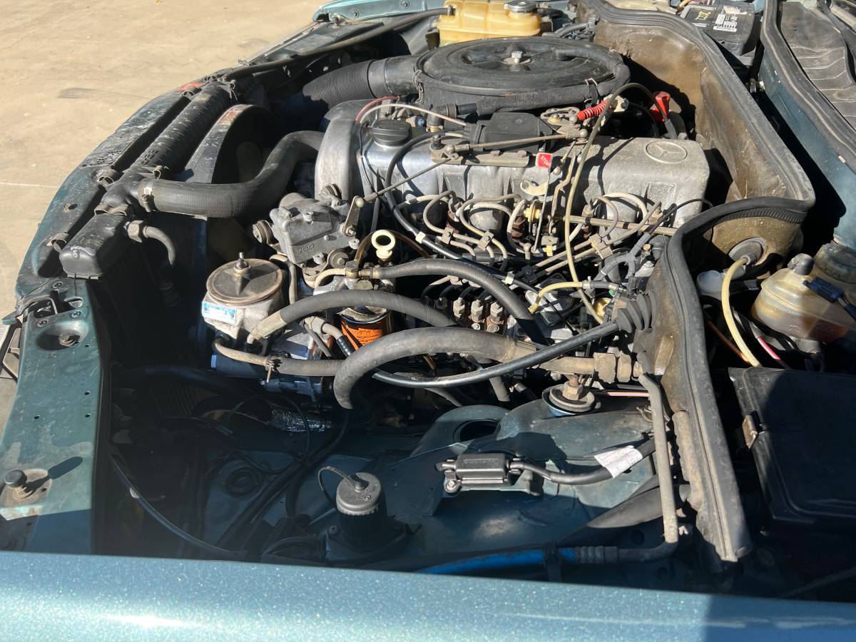 Mercedes-benz-30-sd-diesel-1983-8