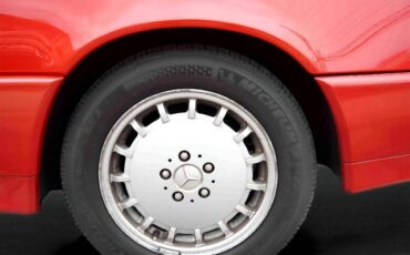 Mercedes-benz-300-1991-red-10