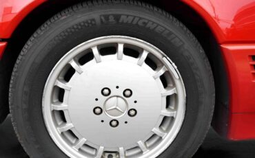 Mercedes-benz-300-1991-red-12