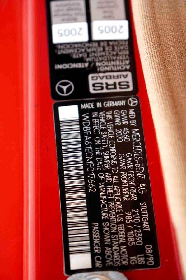 Mercedes-benz-300-1991-red-21
