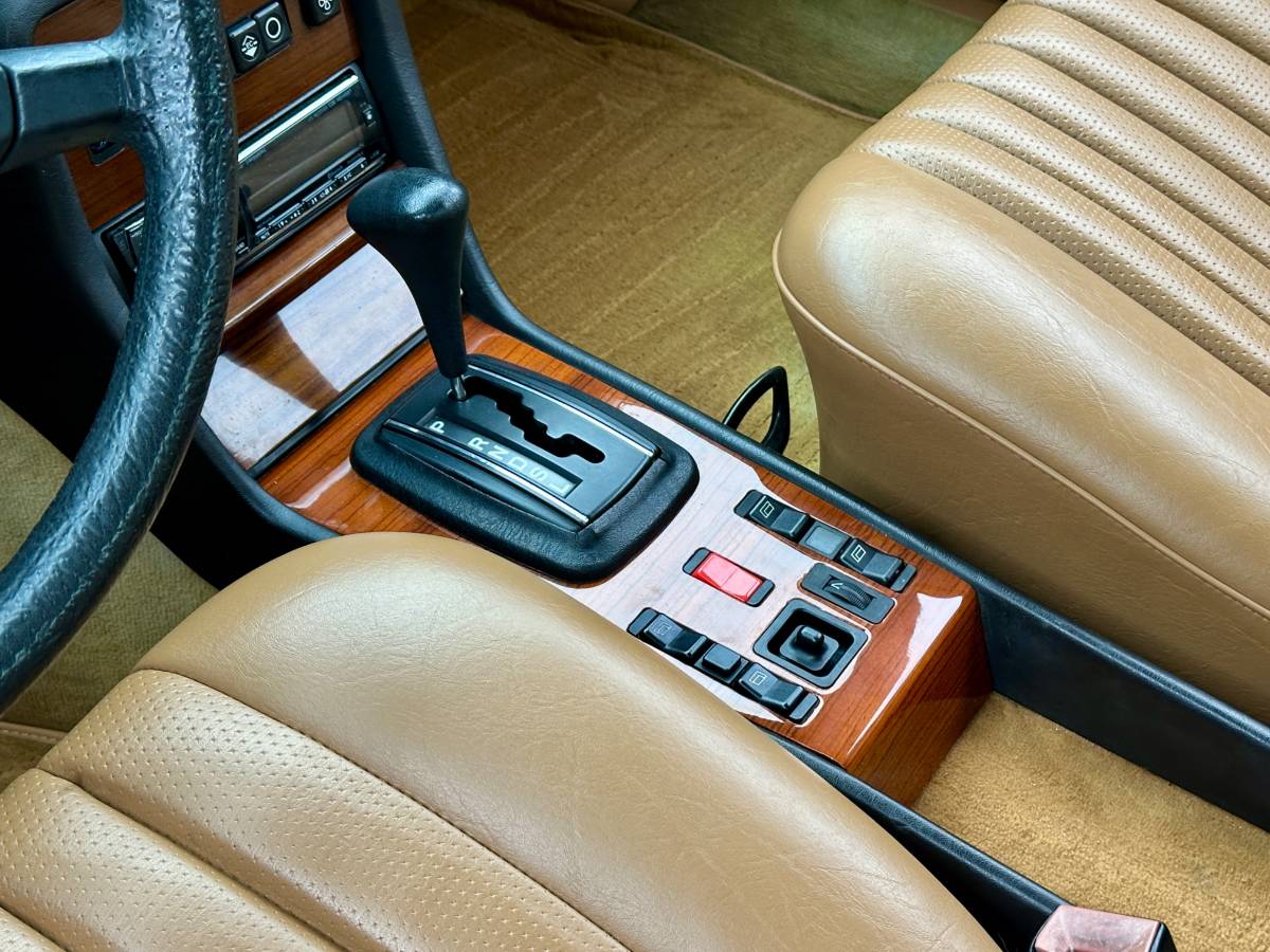 Mercedes-benz-300-300cdt-diesel-1985-blue-15