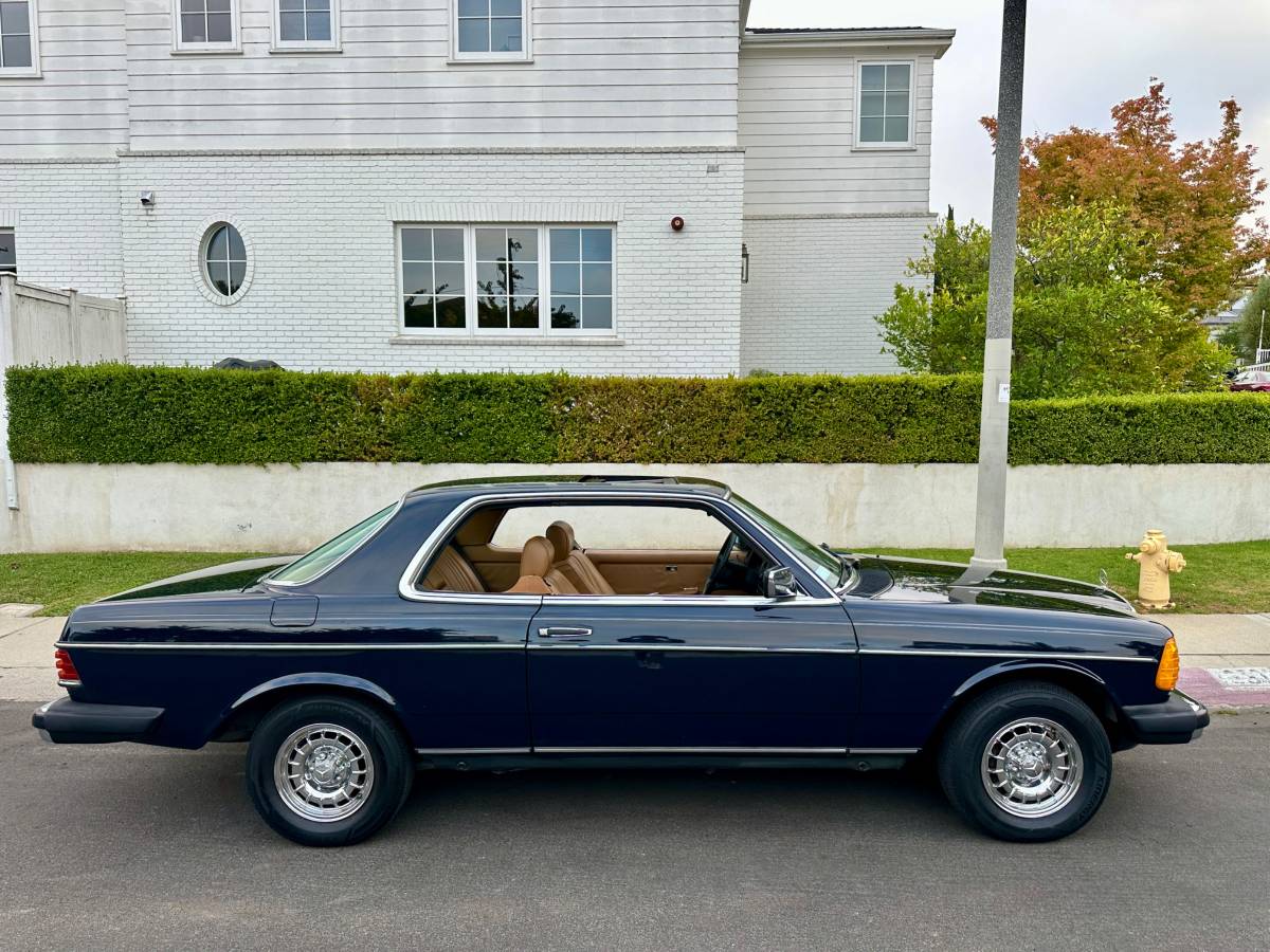 Mercedes-benz-300-300cdt-diesel-1985-blue-4