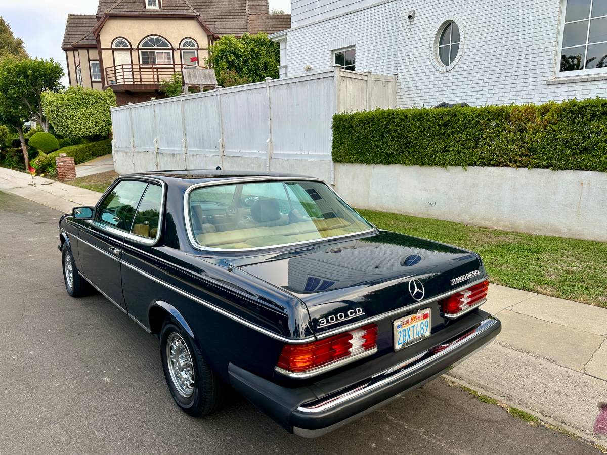 Mercedes-benz-300-300cdt-diesel-1985-blue-8