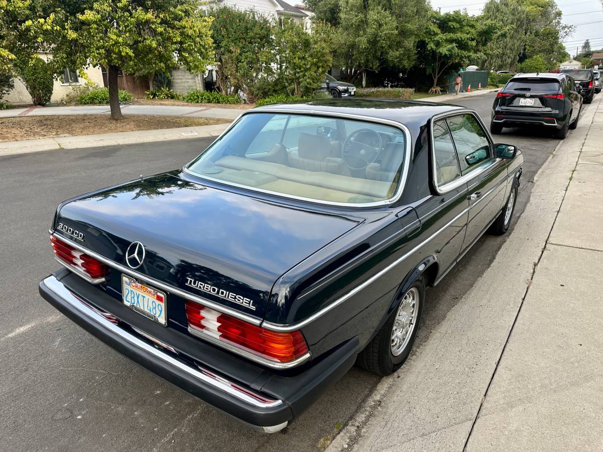 Mercedes-benz-300-300cdt-diesel-1985-blue-9