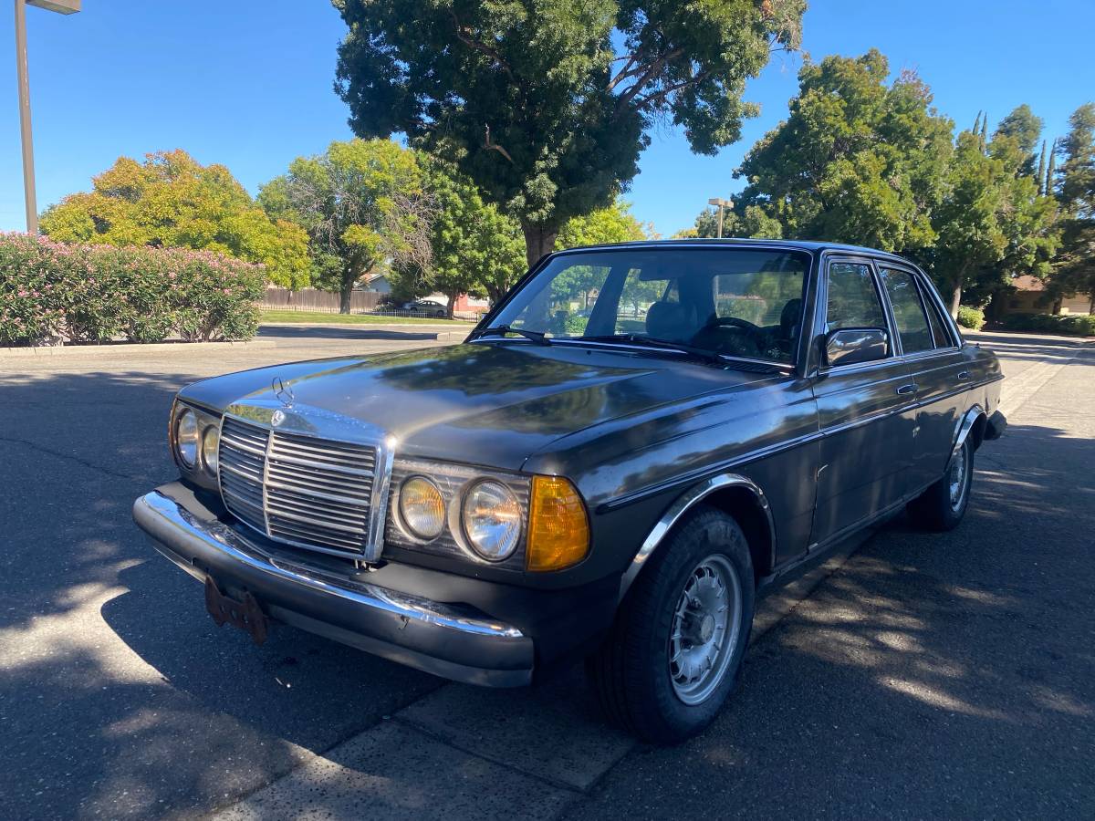 Mercedes-benz-300-300dt-diesel-1983-grey-1