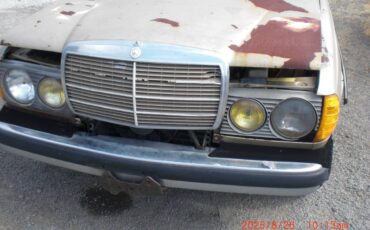 Mercedes-benz-300-300dtmercedes-benz-diesel-1984-yellow-14