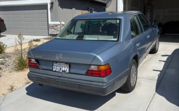 Mercedes-benz-300-300e-1987-blue-1
