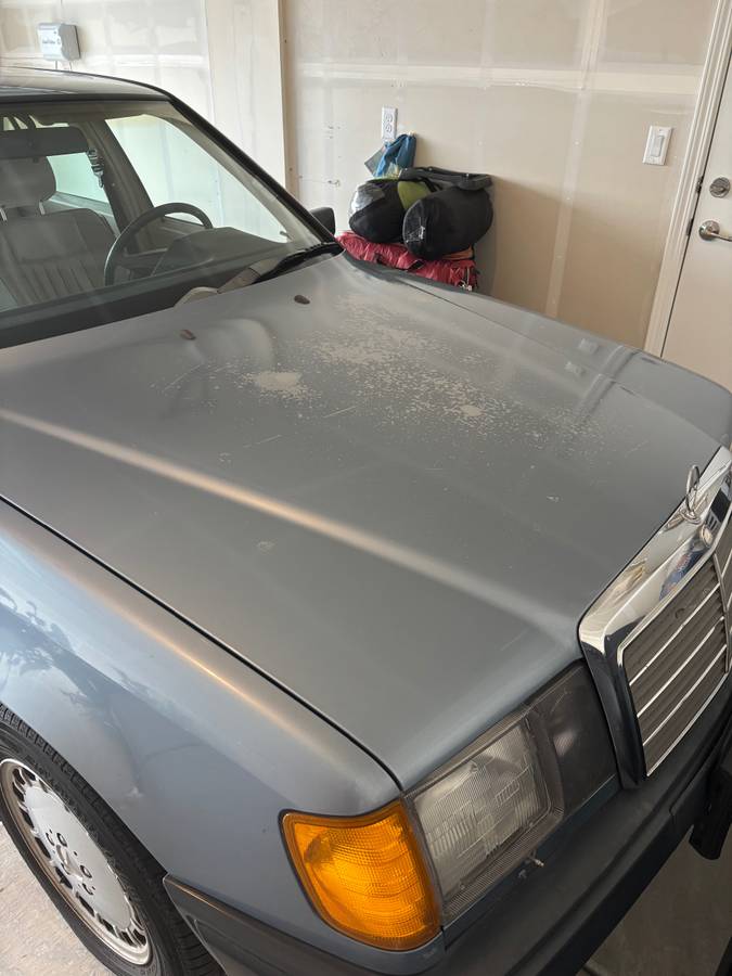 Mercedes-benz-300-300e-1987-blue-10
